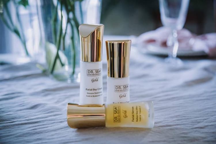 Уход за кожей лица с Dr. Sea GOLD