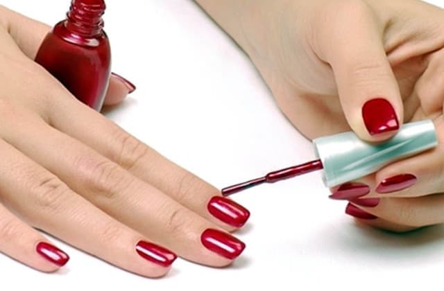 Как сделать дома модный в этом сезоне маникюр с гель-лаком