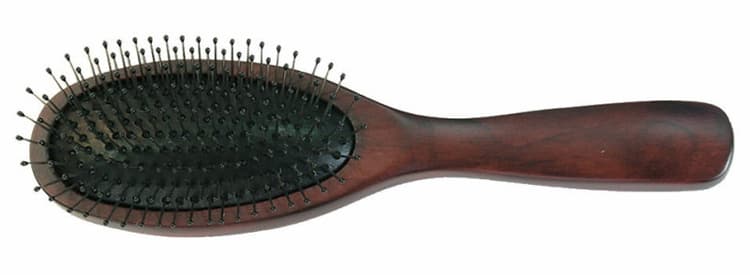 Titania Щетка массаж. дерев. большая, метал. зубцы, 9-рядная