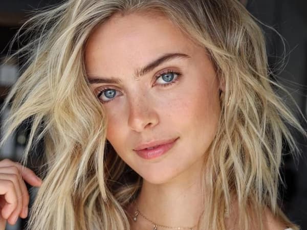 Как самостоятельно сделать объёмную причёску с серф-волной?