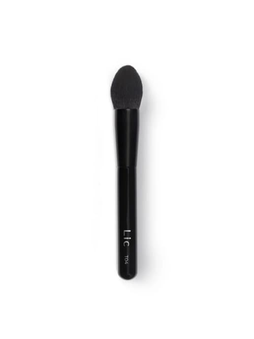 LIC Кисть блендер для кремовых текстур Makeup Artist Brush T04